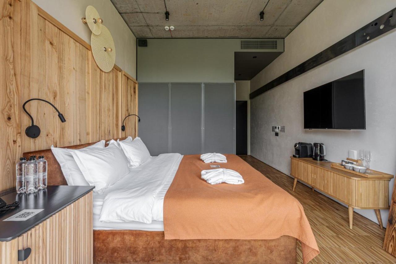 Hotel Shelest *